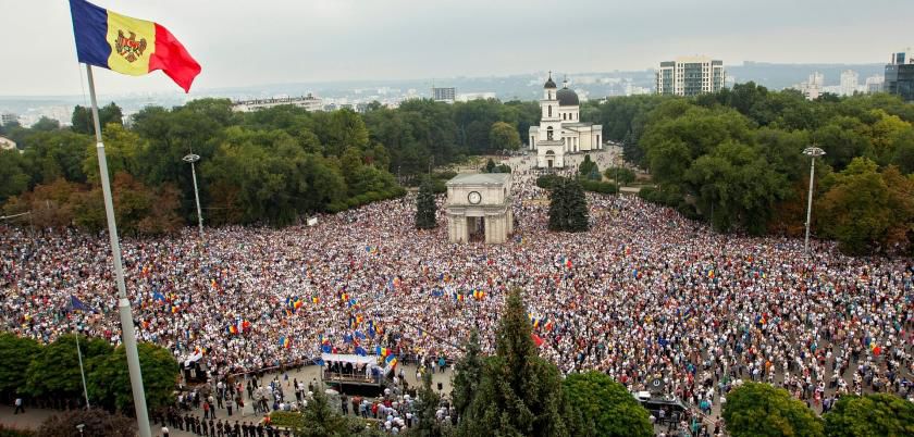 Today.md vă învață cum se face manipularea. Foto: today.md