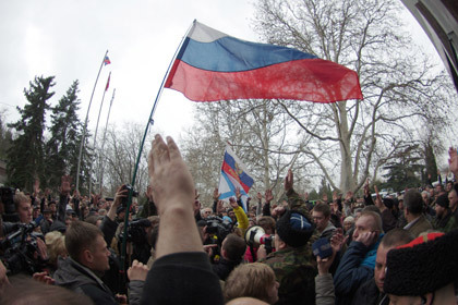 Участники митинга возле городской администрации Севастополя. Фото: Василий Батанов / РИА Новости