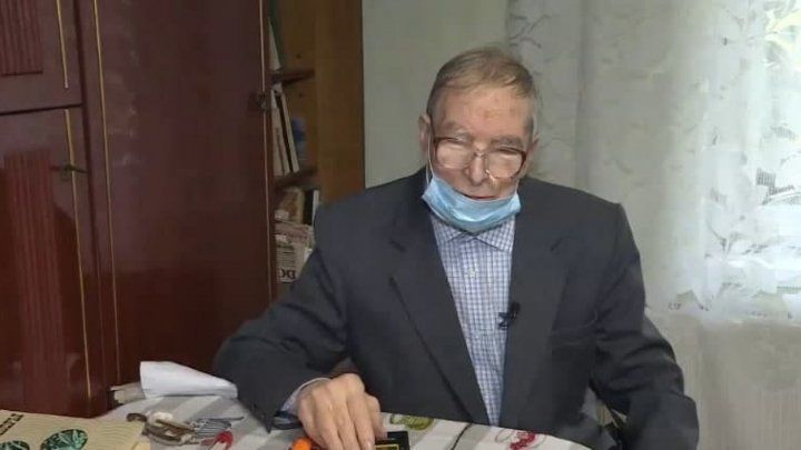 Учитель из Хынчешт мечтает получить в подарок румынско-русский словарь.
