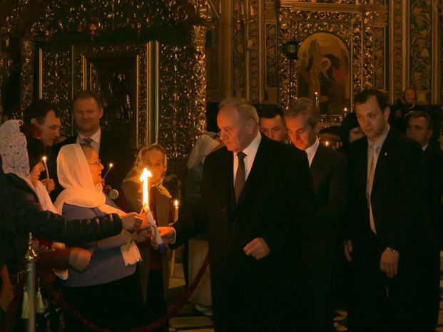 Президент присутствовал на пасхальной службе в Кишиневском кафедральном соборе.