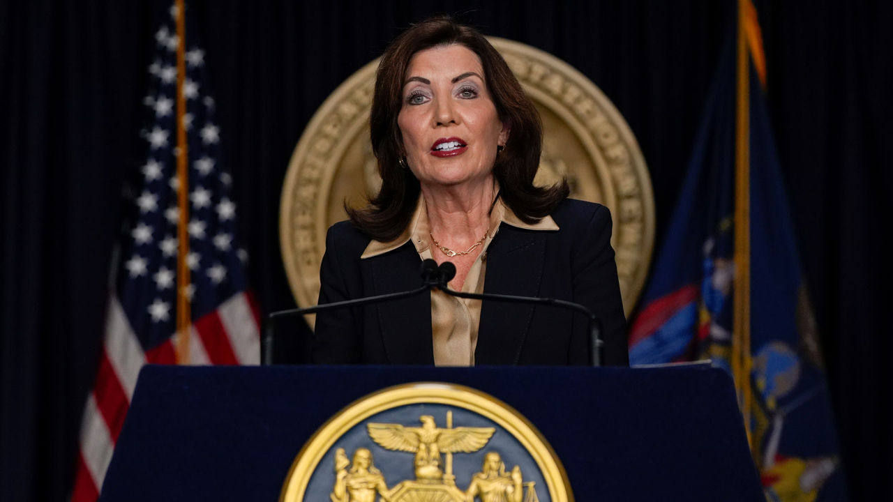 Stare de urgență, declarată în statul New York.