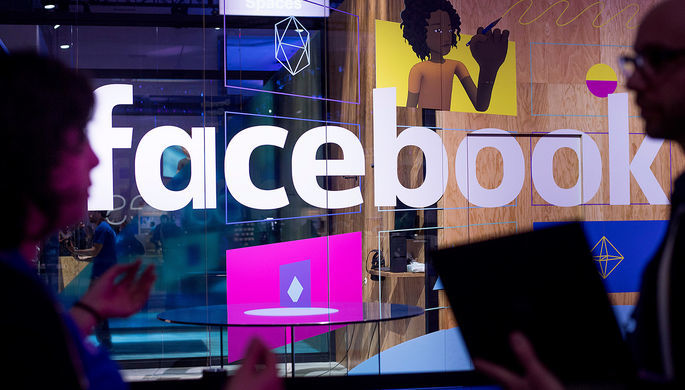 Пользователи сообщили о сбое в Facebook и Instagram. Фото: AP Photo