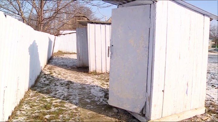 В селе Жапка малыши в детсаду вынуждены ходить в туалет на улице.