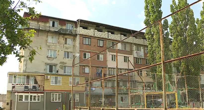 Кишинёвские власти не успевают фиксировать незаконные пристройки. 