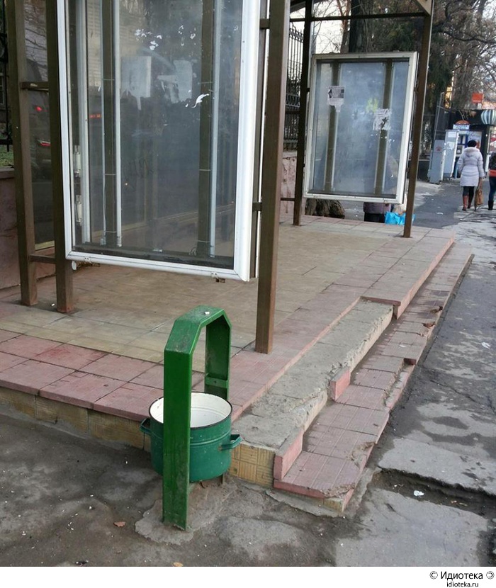 Отсутствие урн: кишиневцы выкручиваются как могут.
