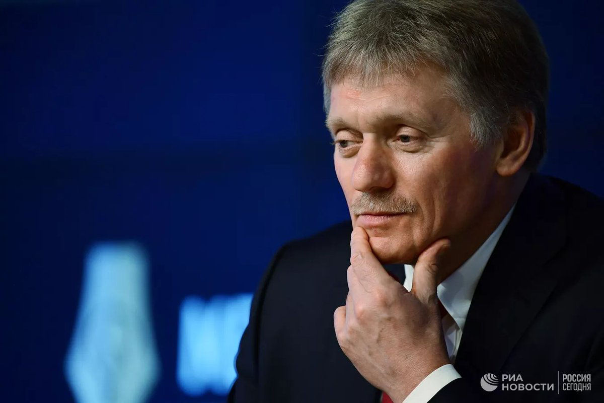 Песков опроверг данные о проведении Путиным экстренного совещания.