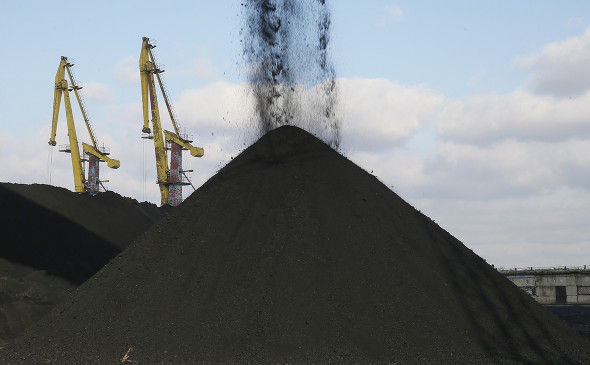 Власти Украины запретили вывозить добытые в стране уголь, мазут и газ.
