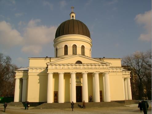 Alertă falsă cu bombă la Catedrala Mitropolitană din Capitală. 
