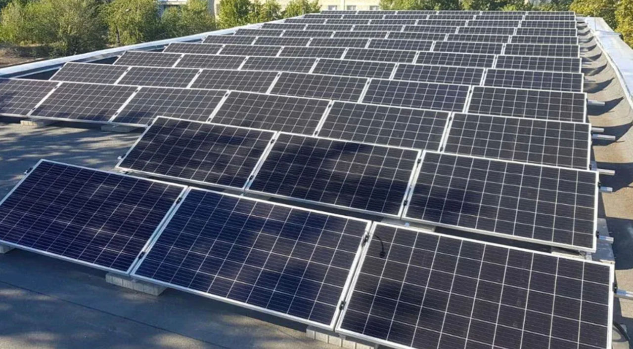 UE investește 12,3 milioane de lei în parcurile fotovoltaice din Moldova.