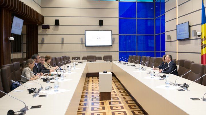 Candu către experţii FMI: Reformele vor continua şi în anul electoral. Foto: parlament.md