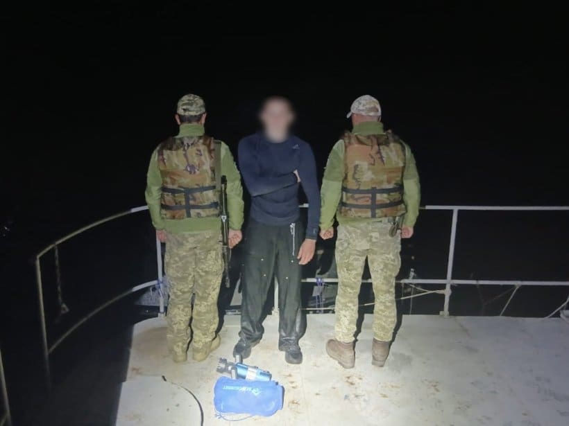 Задержан украинец, который пытался перебраться в Молдову на акваскутере через Днестр.