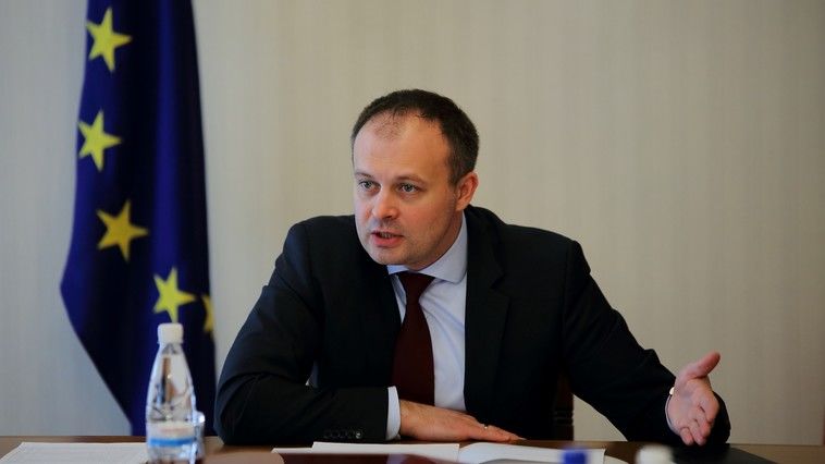 Заявление спикера Андриана Канду о политике в экономической области в ходе обсуждения вотума недоверия.