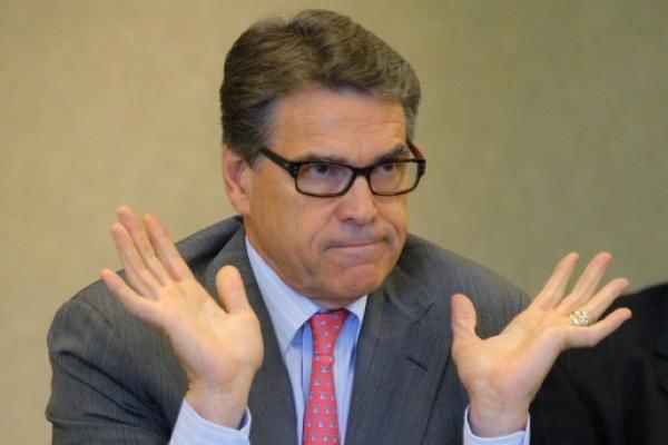 Secretarul american al Energiei, Rick Perry, victima unei farse a rușilor. 
