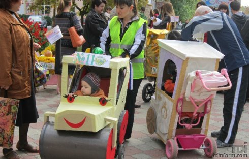 «Парад колясок-2014» состоится 11 октября на центральной площади имени А.В. Суворова.