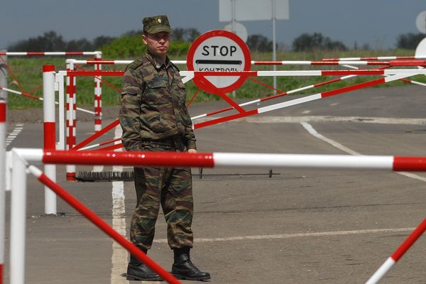 Автобус, в котором находился 41 человек, был возвращен на российскую сторону.