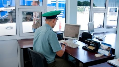 Более ста молдавских таможенников уволили с начала июня.