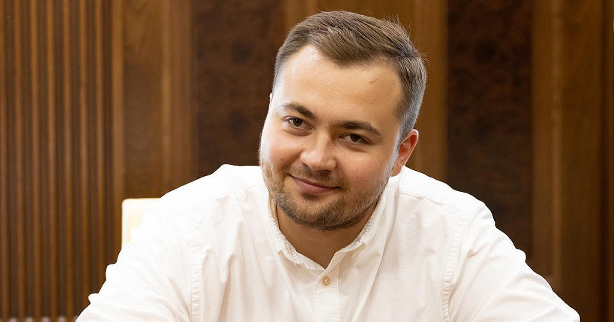 Глава администрации президента получил 5000 евро на семейном празднике.