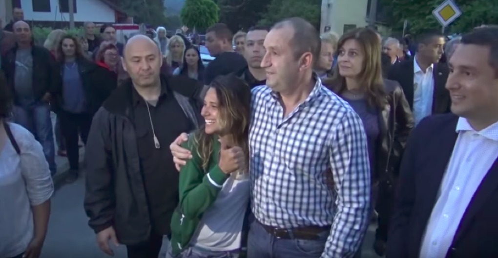 O turistă către preşedintele Bulgariei: Cine sunteţi? - Nu sunt atât de important. Foto: captură video