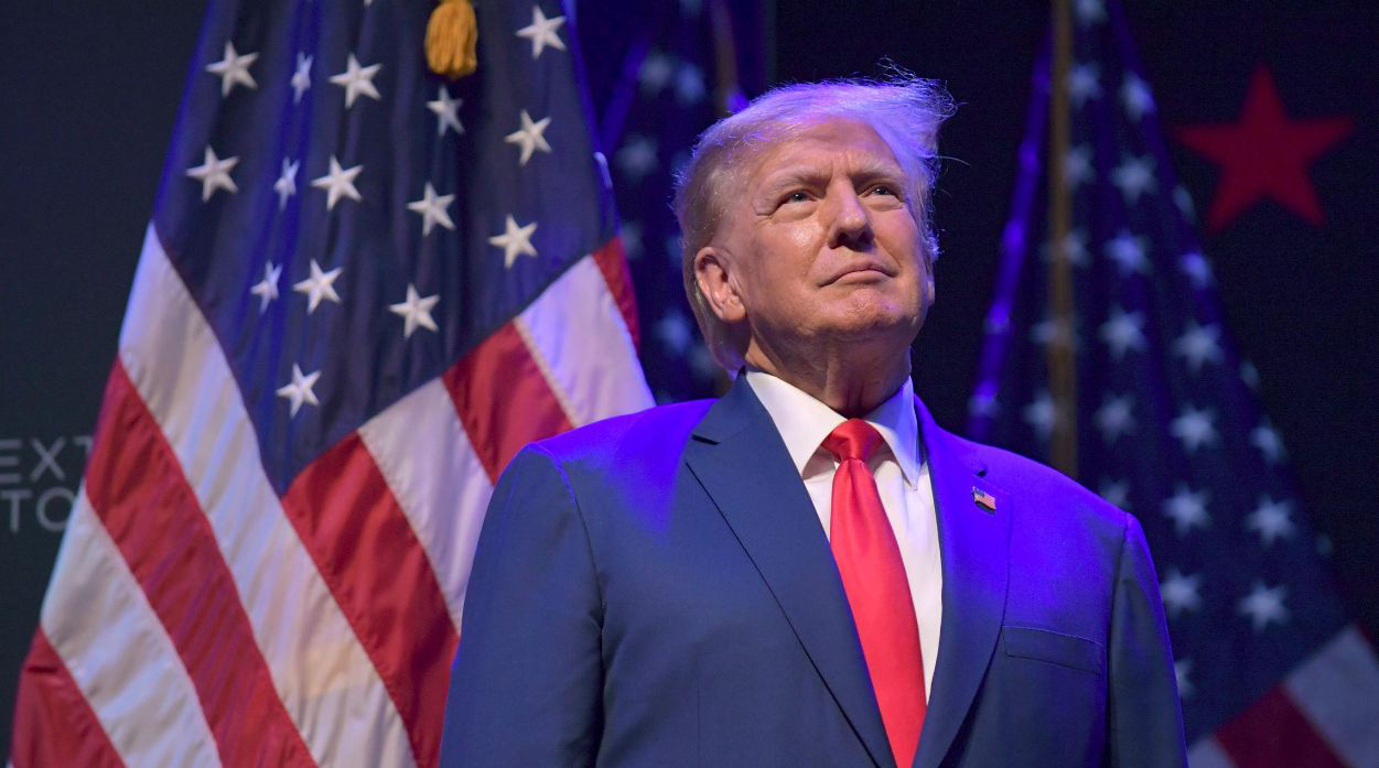 Дональд Трамп вернулся в Facebook и YouTube.