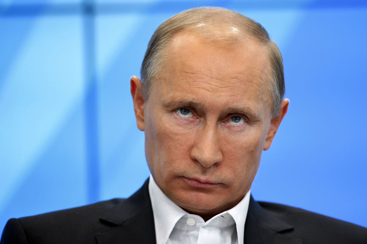 Vladimir Putin, a calificat drept o „crimă barbară” seria de explozii care a zguduit marți dimineață capitala belgiană Bruxelles, ce a curmat viața a peste 20 de persoane.