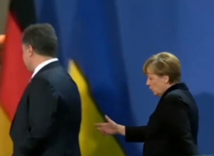 Украинский лидер нарушил протокол.