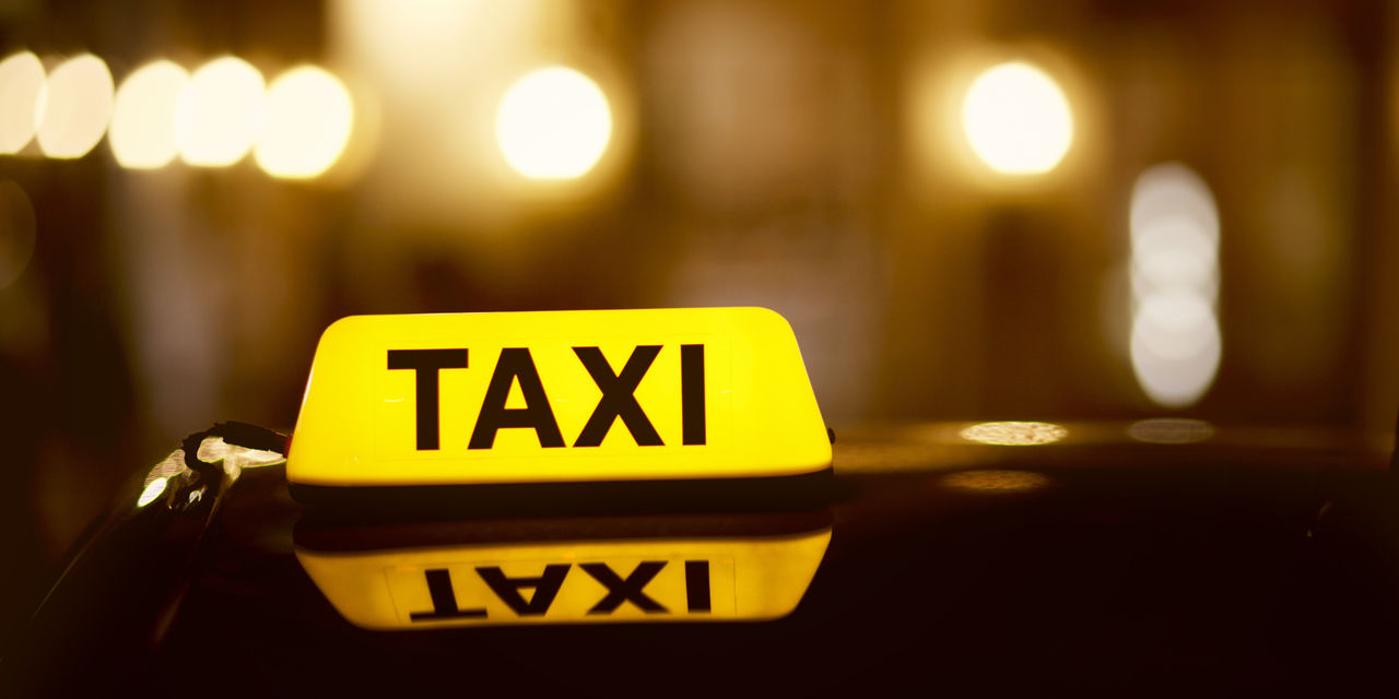 În Chişinău sunt 57 de companii de taxi, care au aproximativ 1500 de maşini. Foto: metropotam.ro