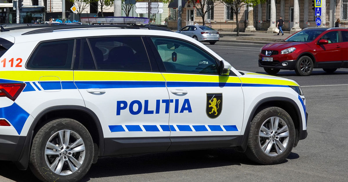 Polițiști, amenințați cu cuțitul de un tânăr de 23 de ani la Taraclia.