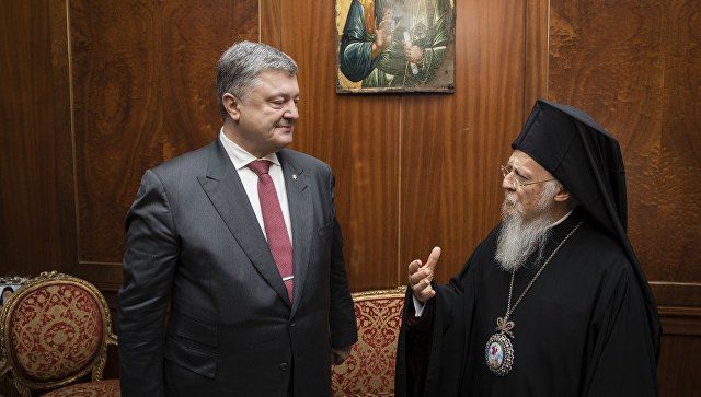 Раде Украины предлагают поддержать обращение Порошенко о единой церкви.