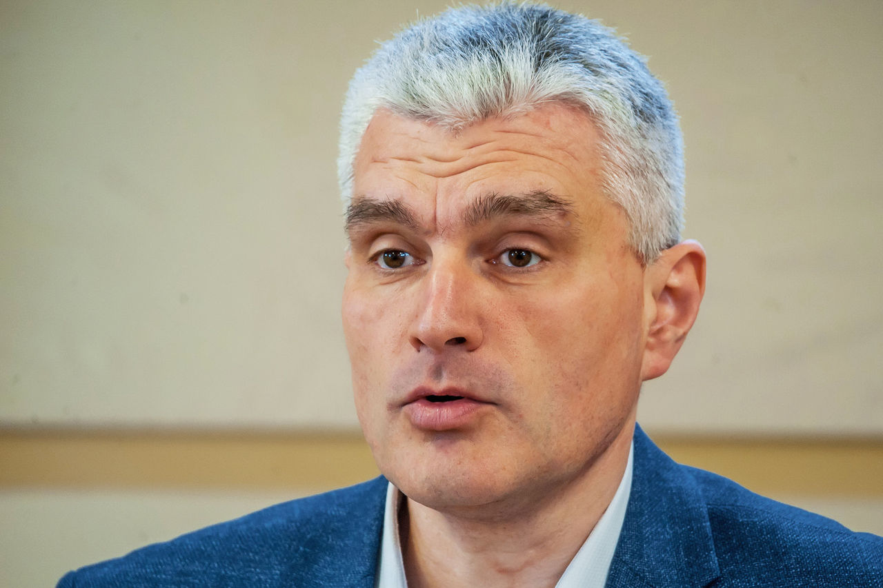 Бывший депутат Александр Слусарь.