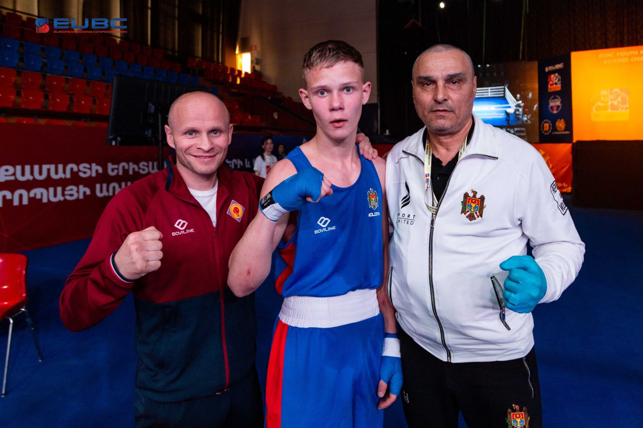 Молдавский боксёр завоевал бронзовую медаль чемпионате Европы.