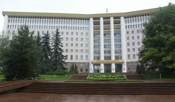 По словам председателя парламента, проект ко второму чтению доработали с учетом рекомендаций Венецианской комиссии.
