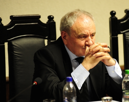 Președintele Nicolae Timofti a convocat pentru ziua de mîine Consiliul Suprem de Securitate.