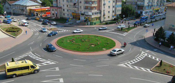 Edilul a solicitat Direcției Transport și Căi de Comunicații să amenajeze sensurile giratorii, până la sărbătorile de Paște.