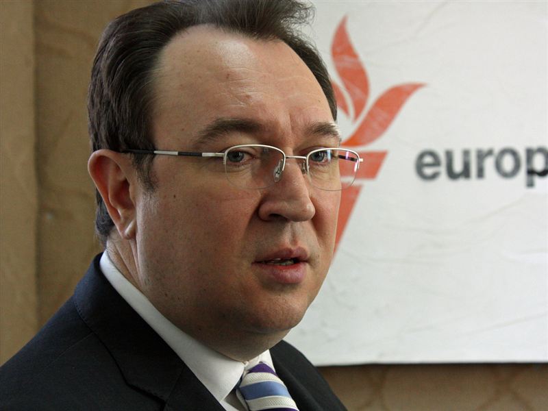Александр Тэнасе рекомендует парламентариям не забывать, что решения КС обладают статусом конституционного закона и являются обязательными к исполнению. Фото: blogspot.com