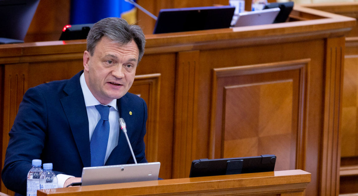 Речан: Призываю социалистов реже ездить в Москву и чаще — в сёла Молдовы.