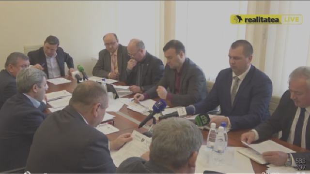 Заявление  чиновника оскорбило депутатов комиссии.