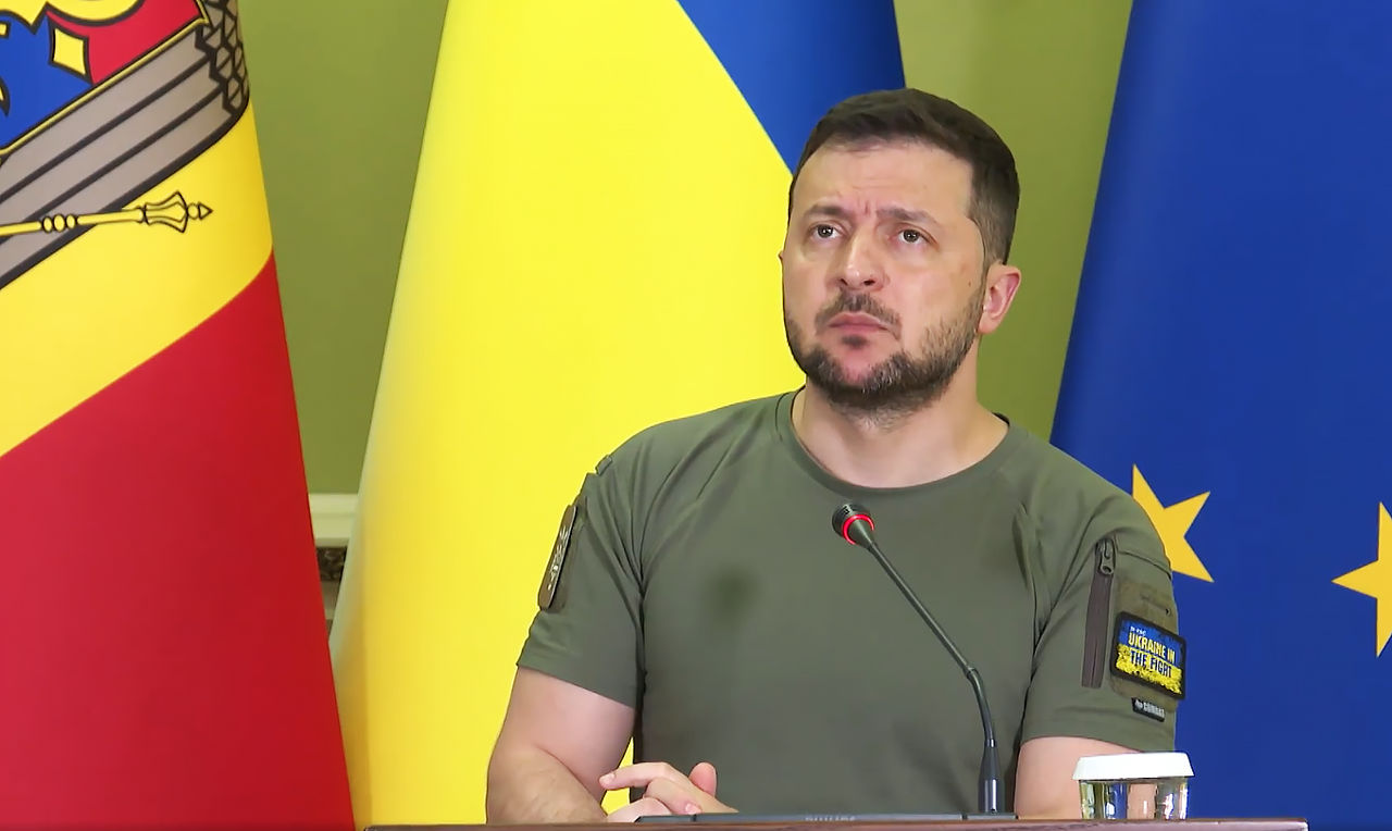 Зеленский: На возможную "пощечину" из Приднестровья Украина ответит ударом.