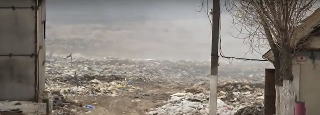 Жители Бельц годами страдают от едкого дыма со свалки на окраине города.
