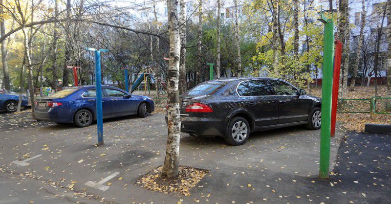 Чиновники обещают куда внимательней подходить к вопросу выбора дворов, попадающих под ремонт.