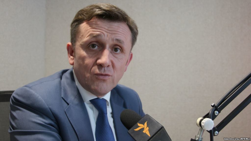 Координатор административных реформ заявил, что Закон о единой оплате труда может быть принят еще в этом году. Фото: europalibera.org.