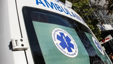 O tânără de 20 de ani din satul Vladimirovca, raionul Cahul, a fost lovită de un automobil. Accidentul s-a produs în weekend pe traseul Vulcănești-Cahul.