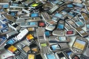 11 telefoane mobile furate, toate pornind de la suma de vânzare de cel puţin 3 mii de lei bucata. Foto: ziarulnational.md