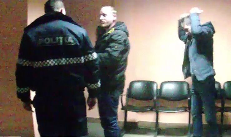 По данным правоохранительных органов, в результате этого инцидента, мужчины будут привлечены к ответственности за хулиганство.