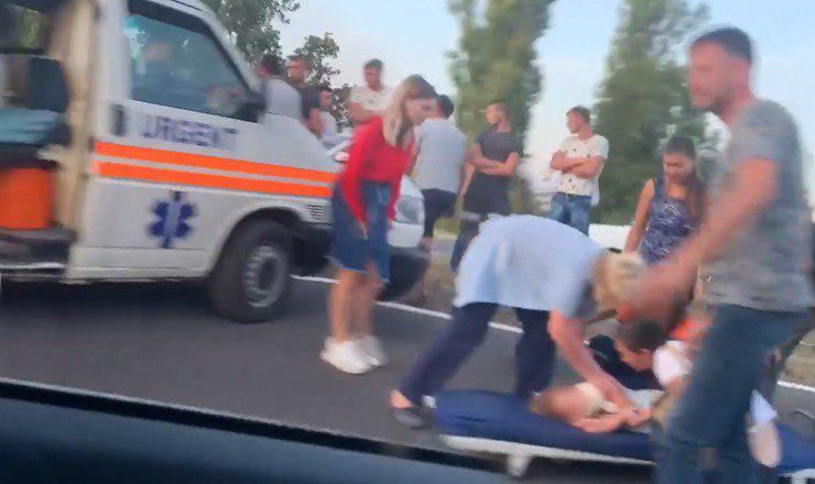 В Кишиневе на пешеходном переходе сбили девочку .