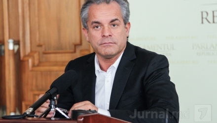 Controversatul oligarh Vladimir Plahotniuc este lider la capitolul neîncredere din partea societății printre politicienii ale căror partide sunt reprezentate în parlament.