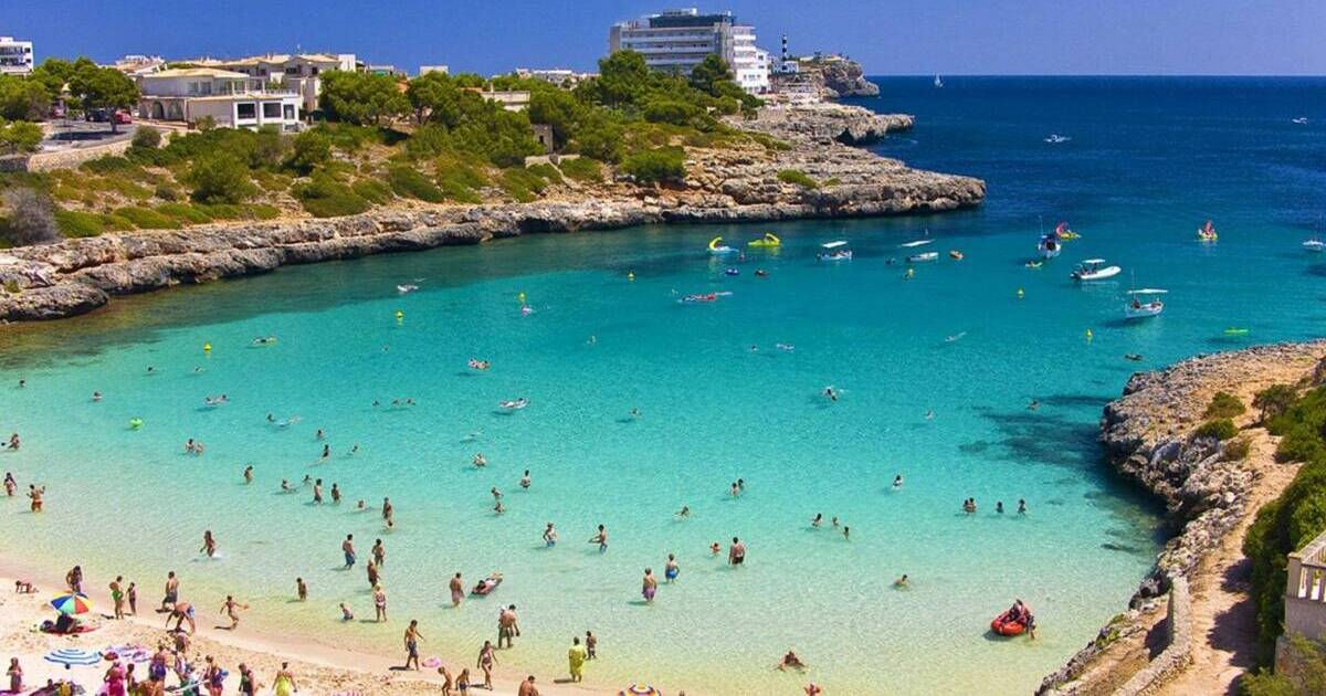 Locuitorii din Mallorca protestează împotriva turiștilor: Să ne ocupăm plajele.