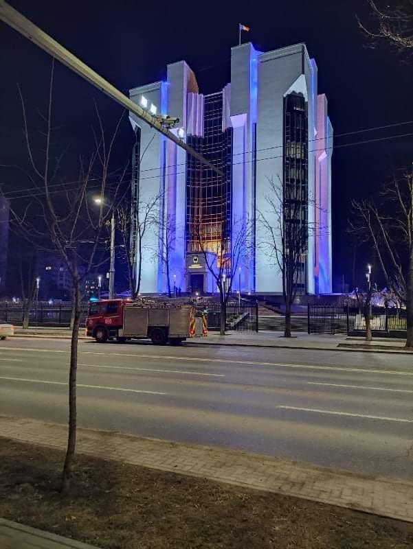 Мужчина сообщил, что в здании президентуры заложена бомба.