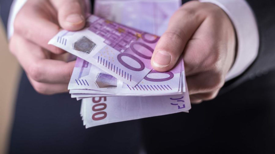 Война и рост цен беспокоят молдаван: они продали меньше евро и долларов.