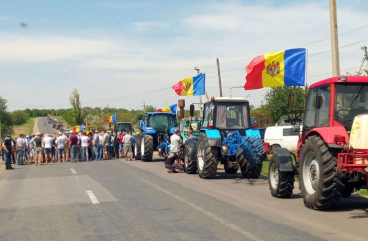 Fermieri din peste 10 raioane vor ieşi din nou în stradă