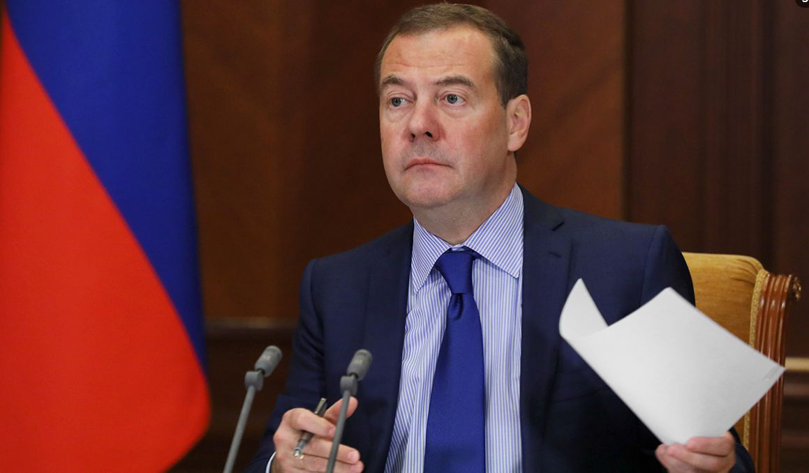 Медведев: В Европе и недели не протянут без газа из России.